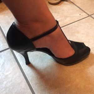 Naturalized patent t strap peep toe heels